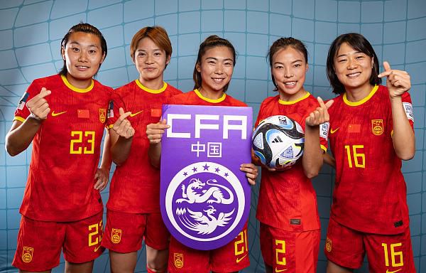 皇马不考虑下调或上调这些条件，这些条件符合俱乐部谨慎的工资结构，以避免球员出现不满情绪，造成更衣室紧张和微妙的气氛。